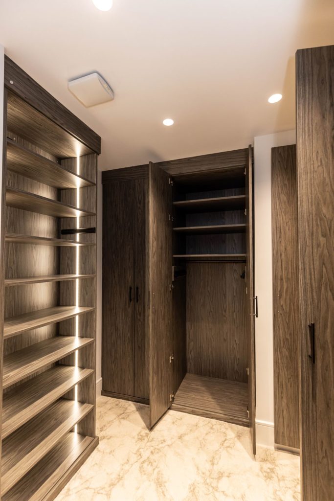 Home Design: The Perfect Master Closet Size