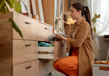 Declutter closet
